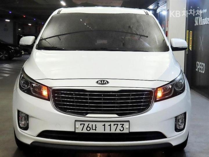Kia Carnival — miniaturë 2
