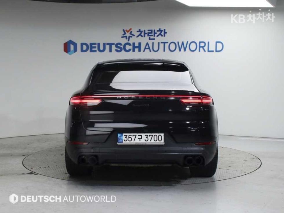 2020 Porsche (9Y0) photo