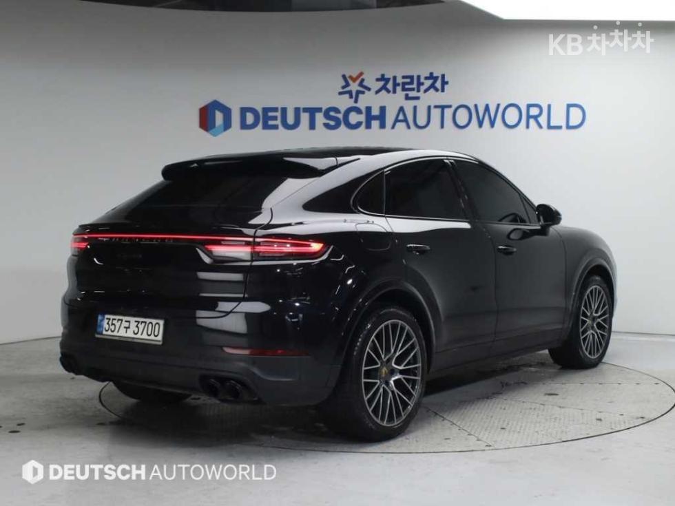 2020 Porsche (9Y0) photo