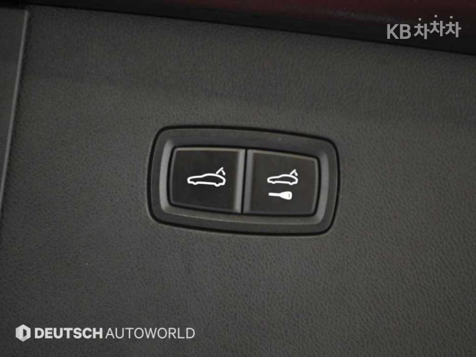2020 Porsche (9Y0) photo