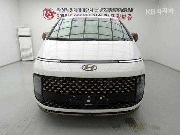 Hyundai Staria 2.2 라운지 7 AWD 인스퍼레이션 — foto 1