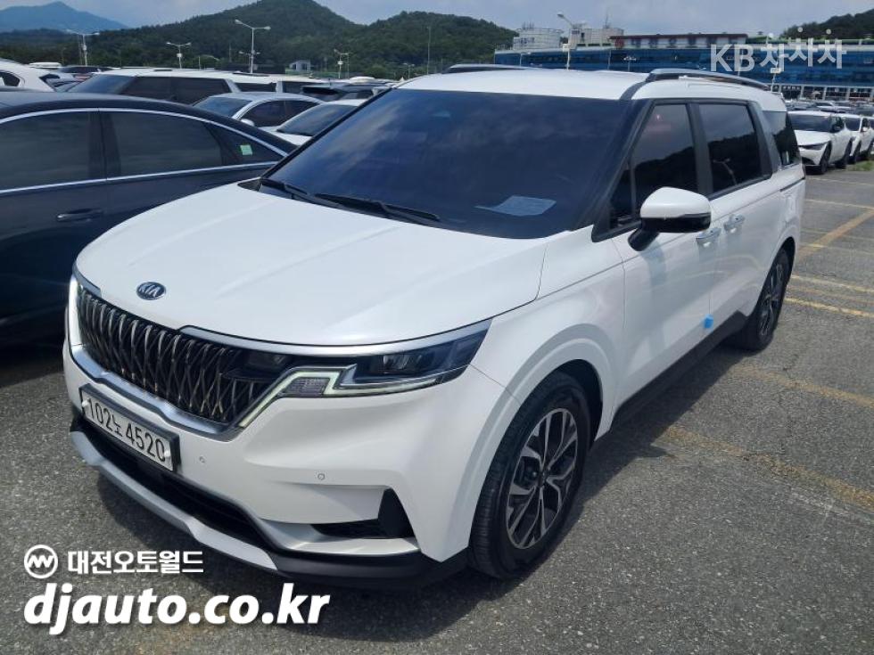 Kia Carnival — miniaturë 2