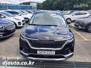 Kia Carnival 9-Seater Prestige — foto 1
