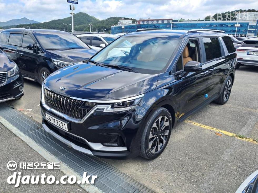 Kia Carnival — miniaturë 2