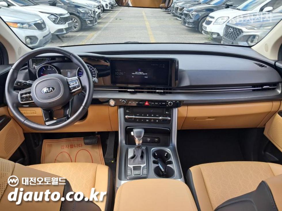 Kia Carnival — miniaturë 5
