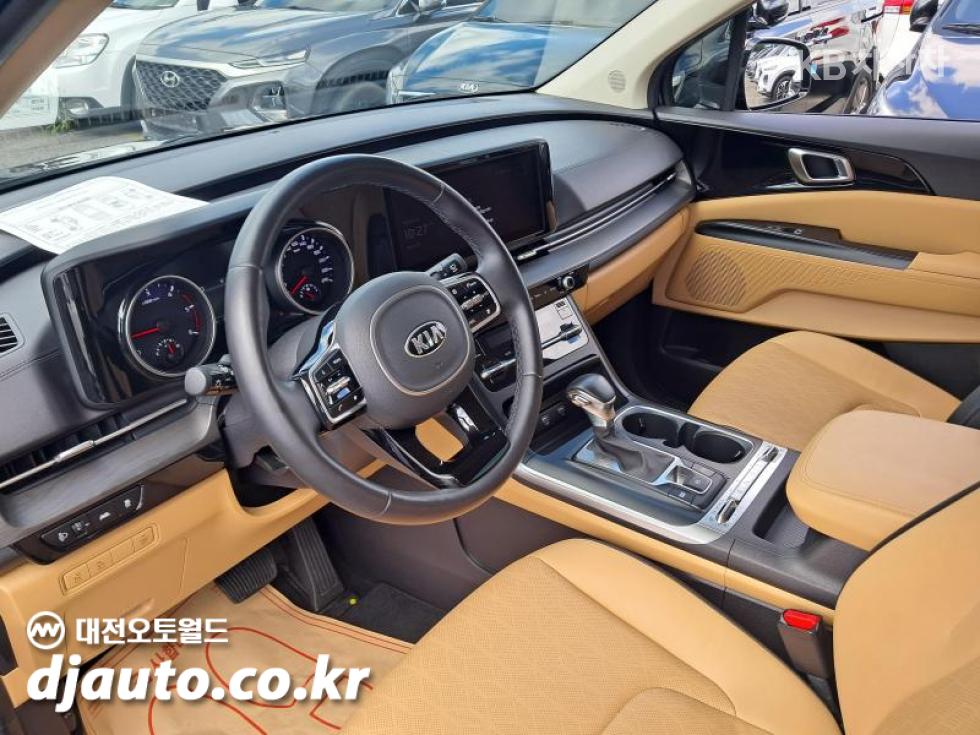 Kia Carnival — miniaturë 6