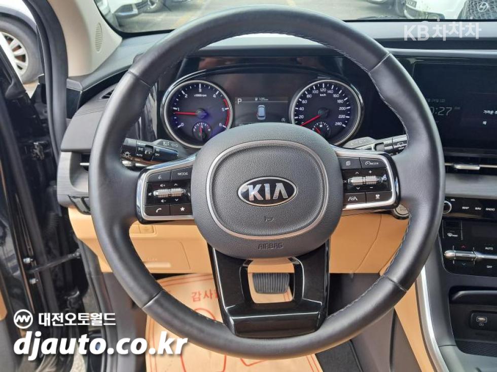 Kia Carnival — miniaturë 7