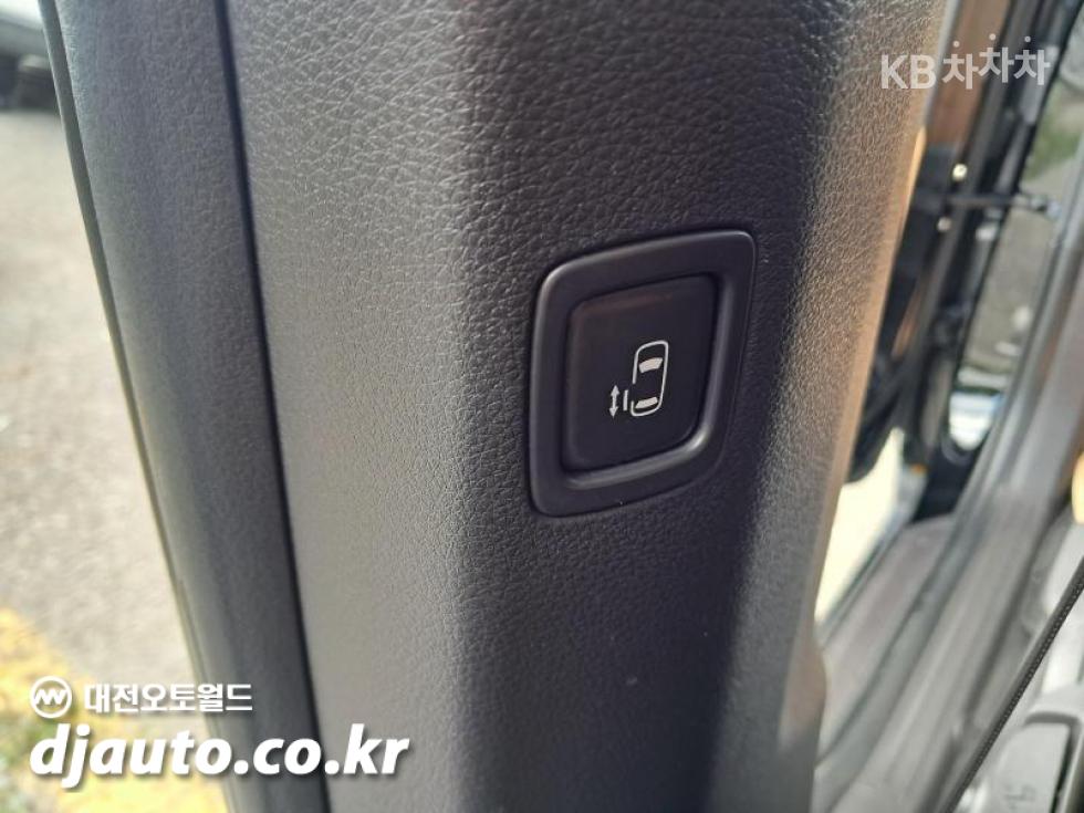 Kia Carnival — miniaturë 11