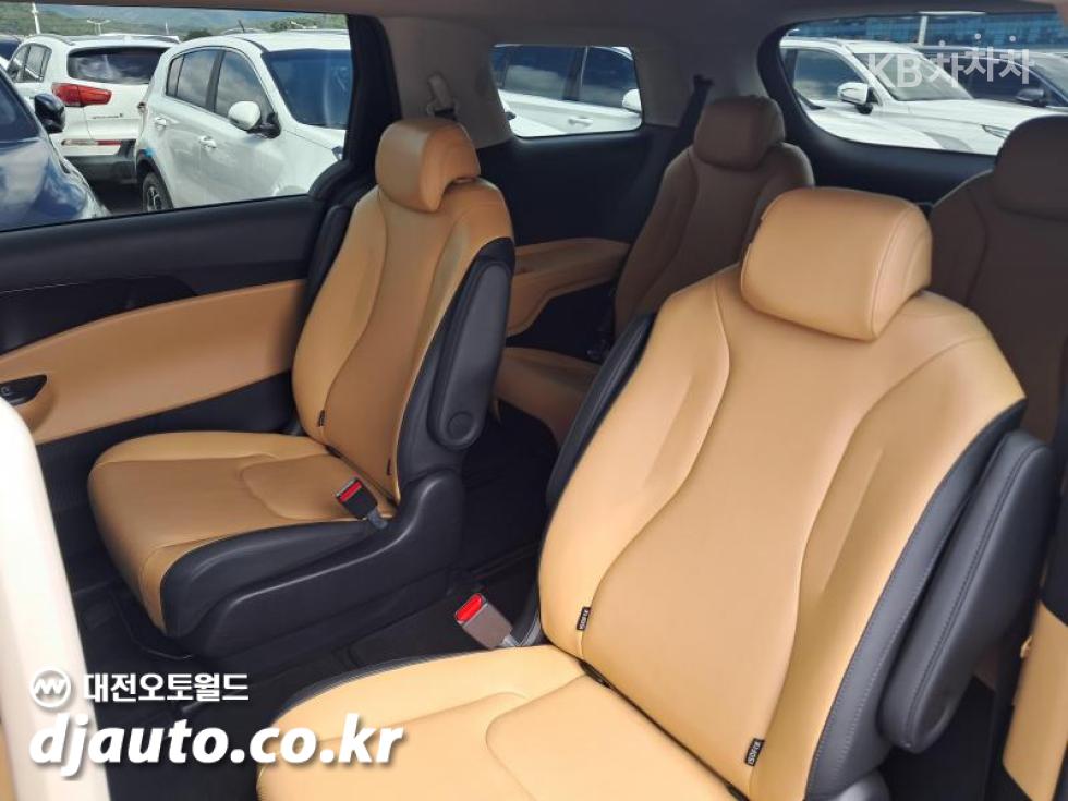 Kia Carnival — miniaturë 12