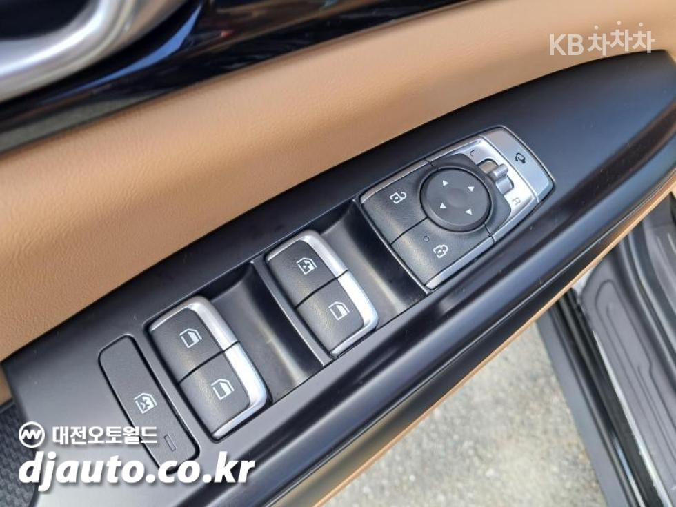 Kia Carnival — miniaturë 13