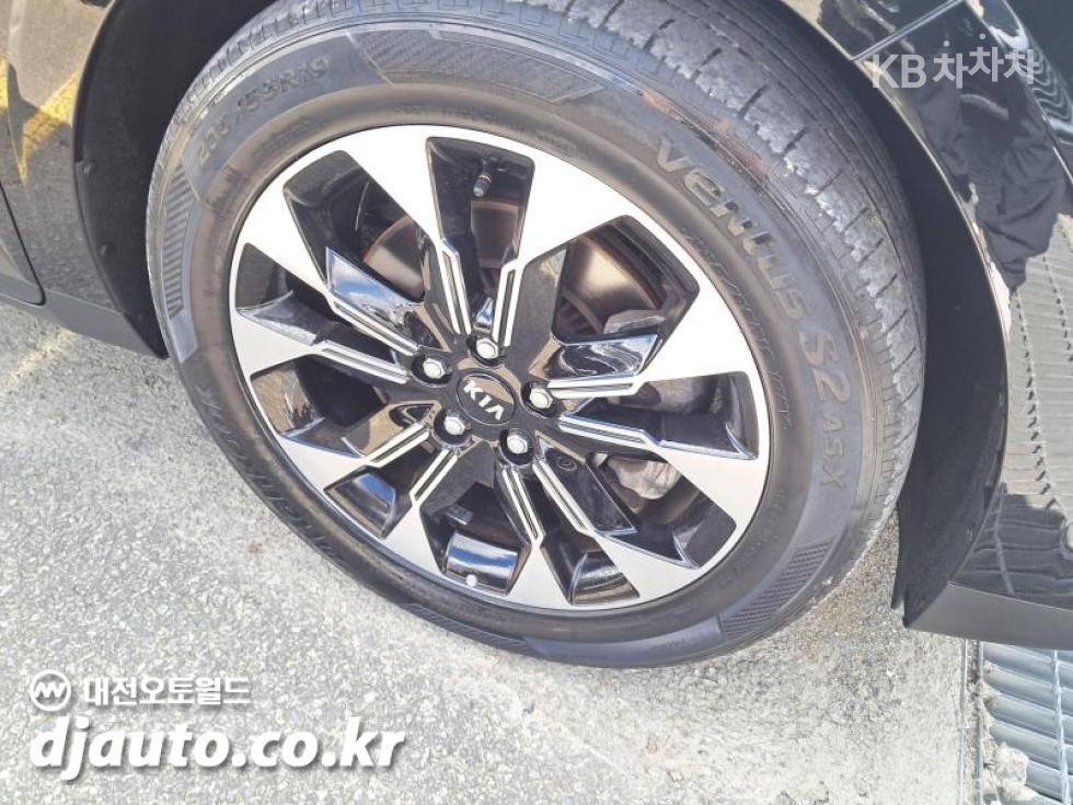 Kia Carnival — miniaturë 16