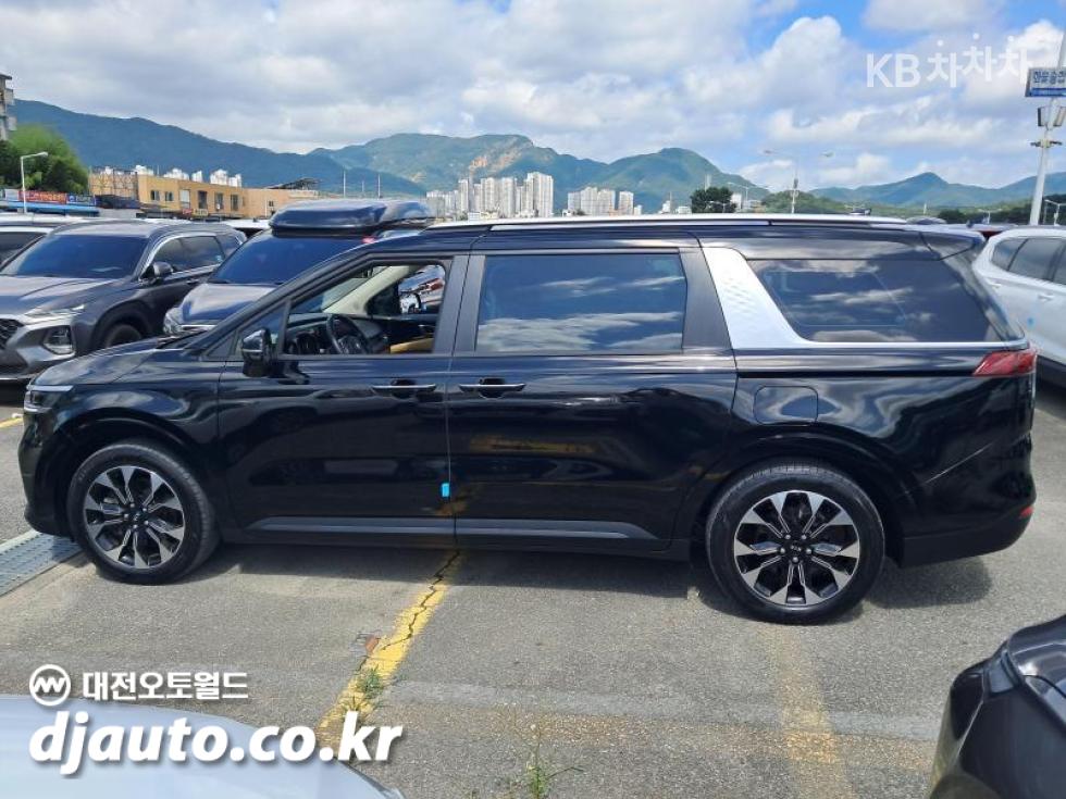 Kia Carnival — miniaturë 17