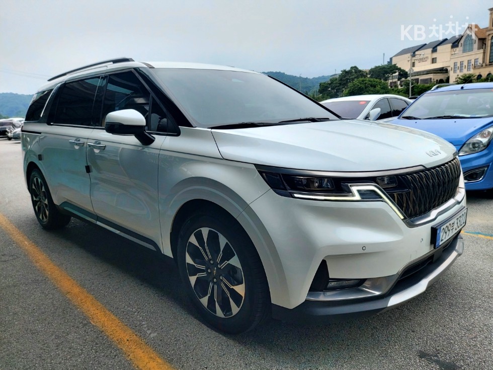 Kia Carnival — miniaturë 2
