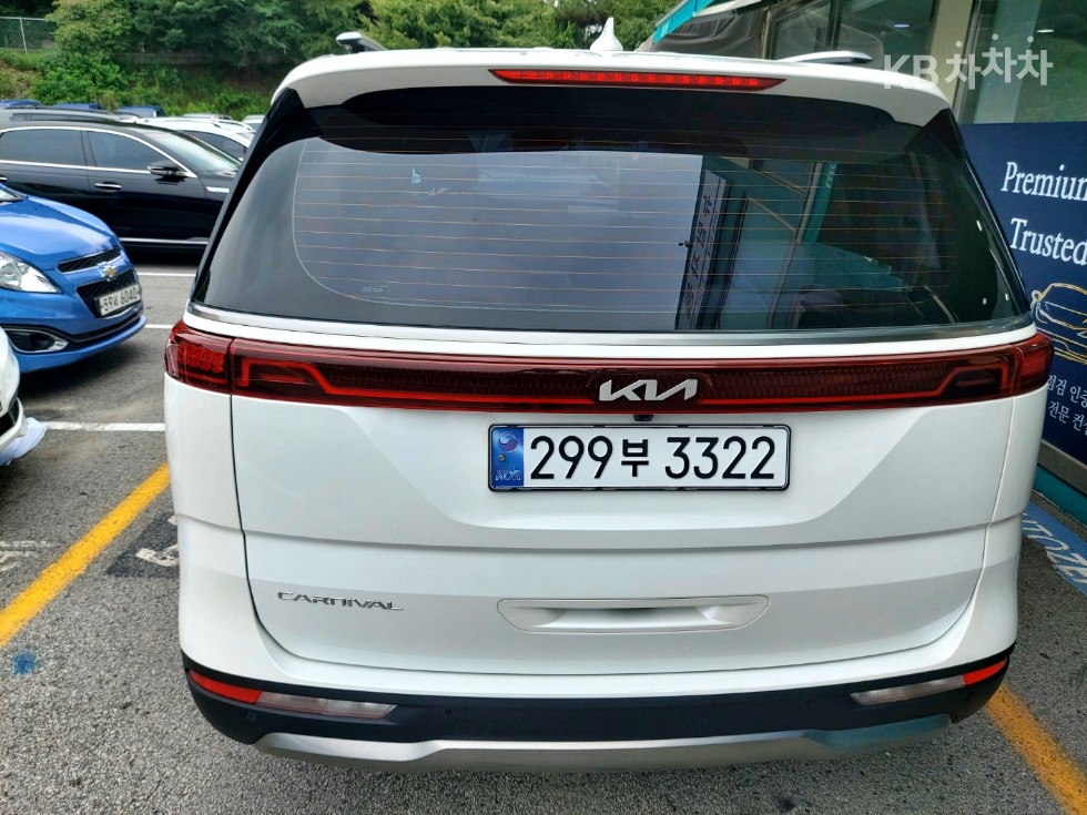 Kia Carnival — miniaturë 4