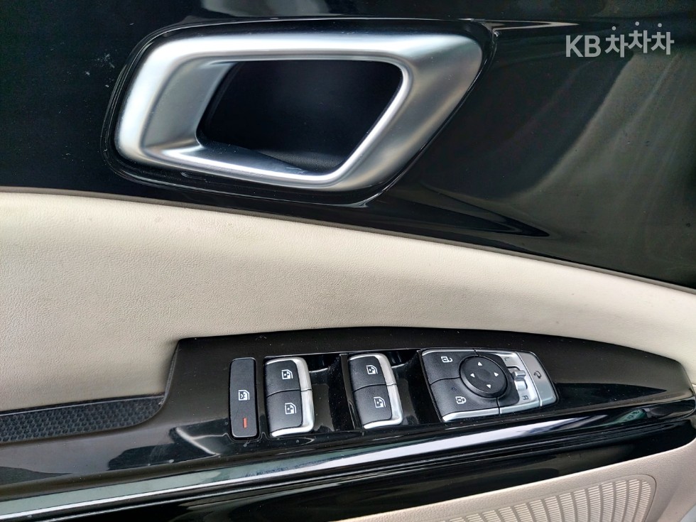 Kia Carnival — miniaturë 12