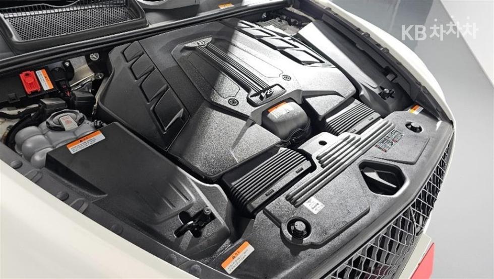 2024 Bentley Used Car photo
