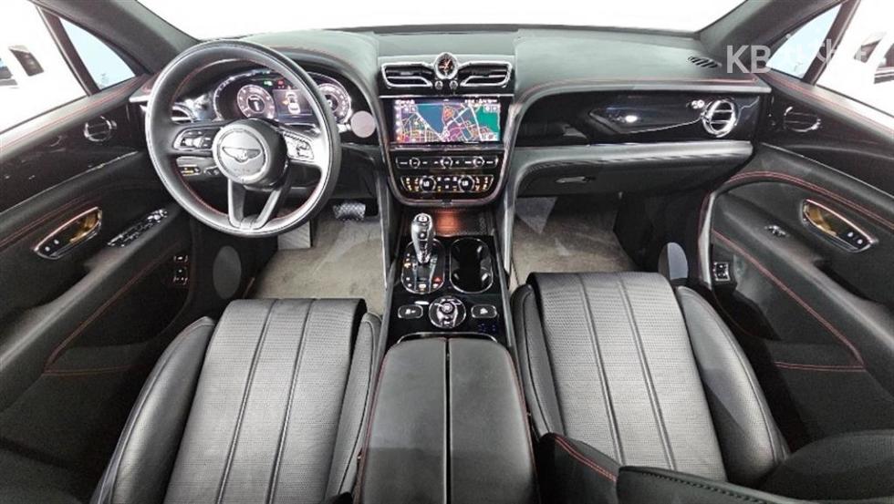 2024 Bentley Used Car photo