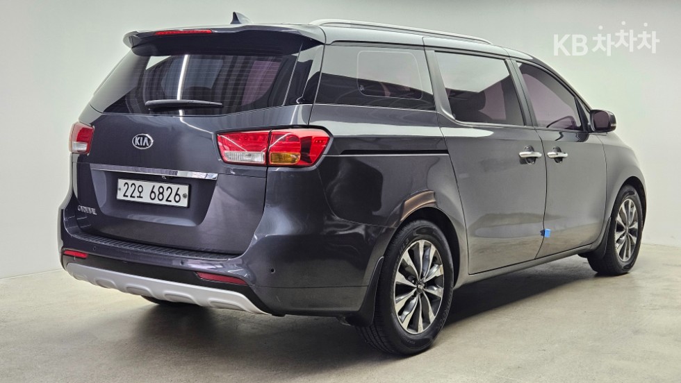 Kia Carnival — miniaturë 2