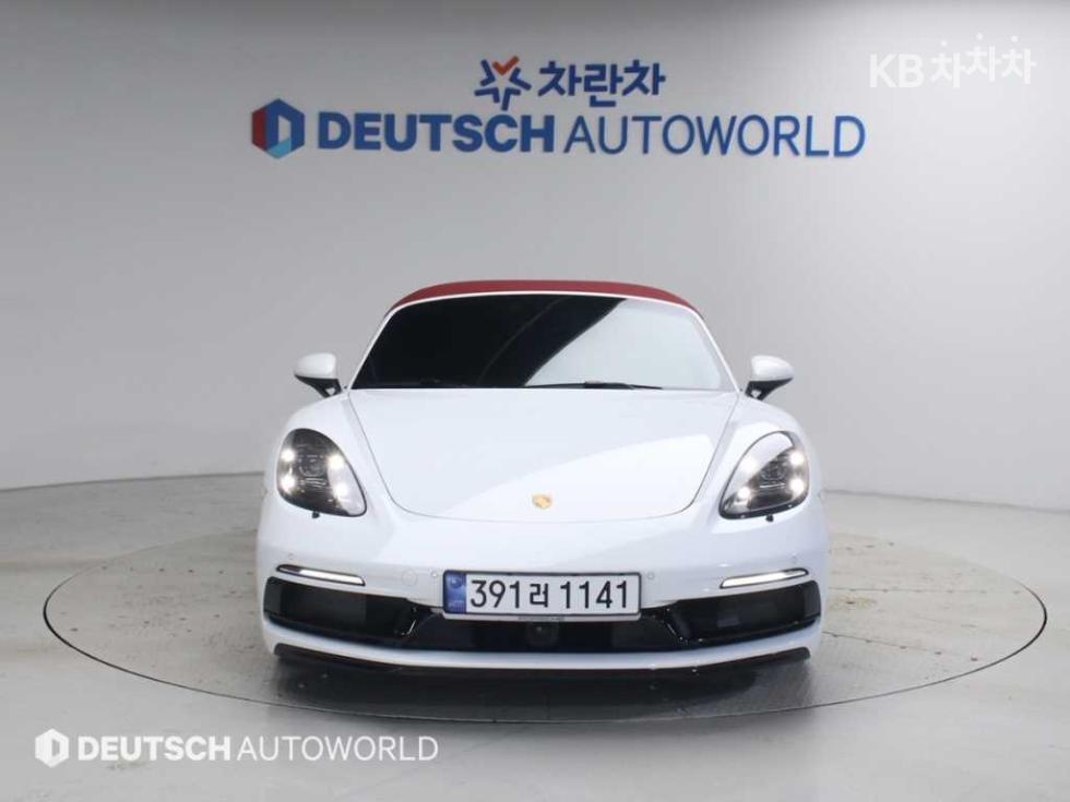 2024 Porsche 718 photo