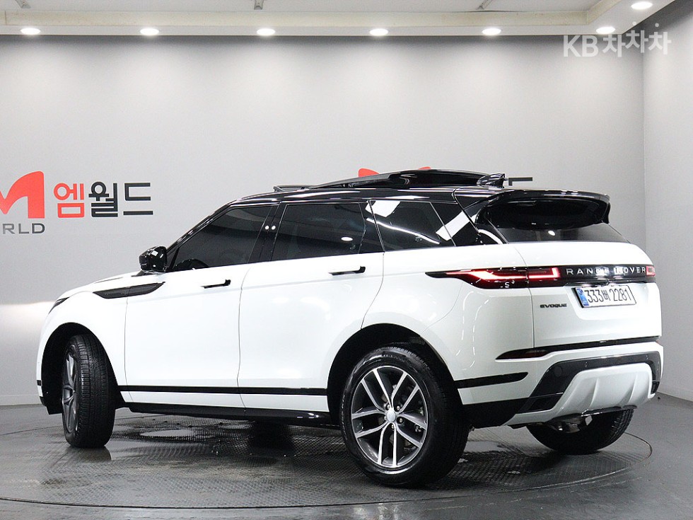 2025 Land Rover Used Car photo
