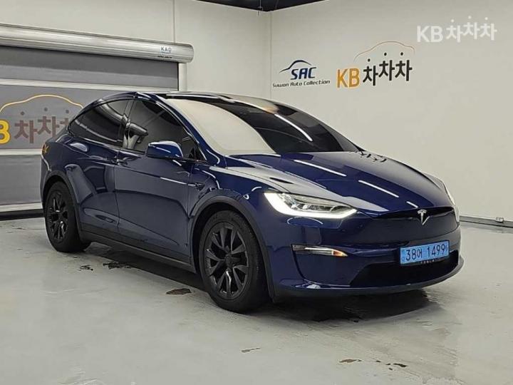 Tesla Model X — miniaturë 4