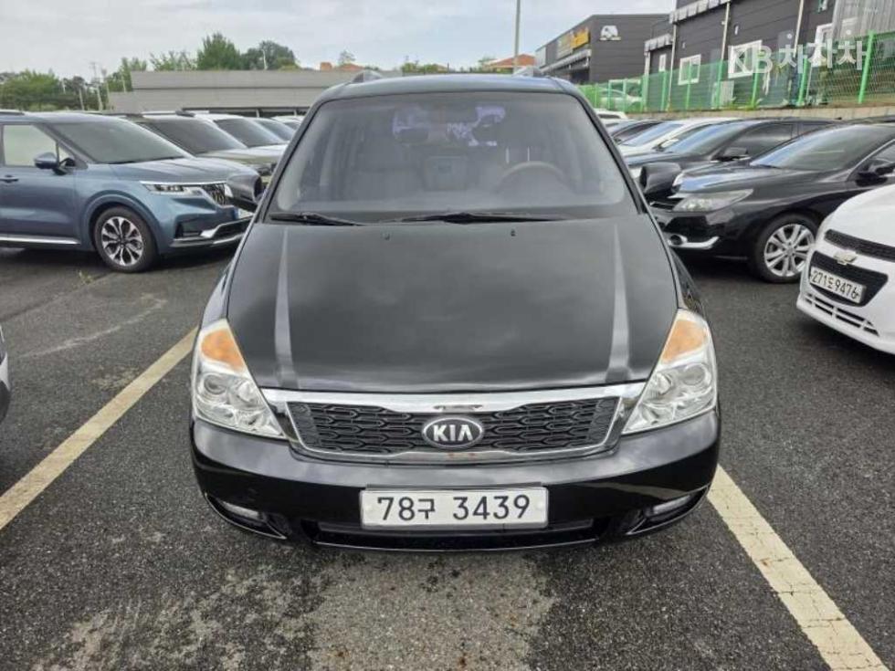Kia Carnival — miniaturë 2