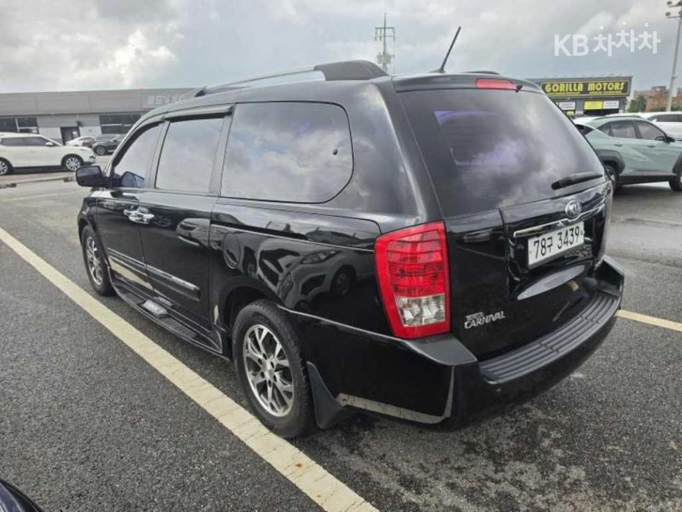 Kia Carnival — miniaturë 4