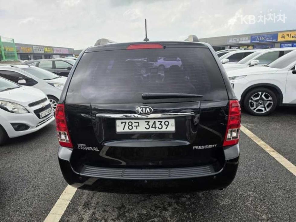 Kia Carnival — miniaturë 5