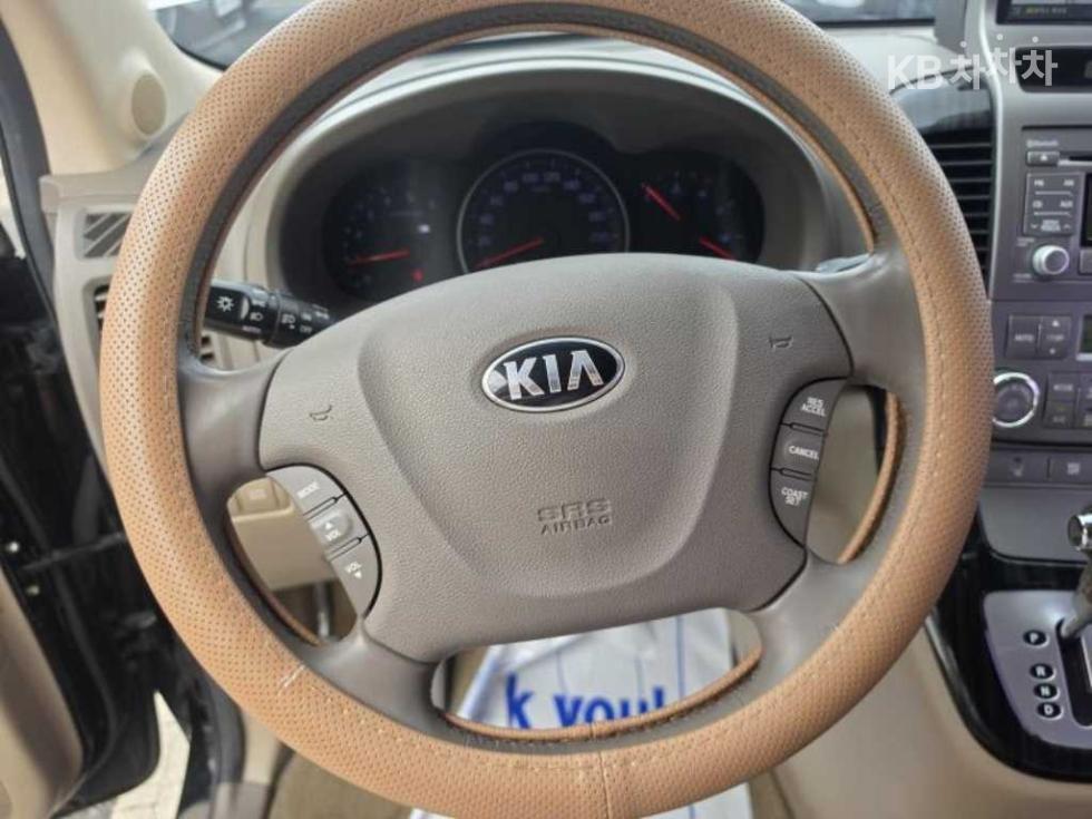 Kia Carnival — miniaturë 7
