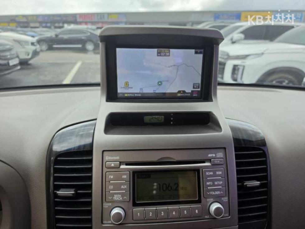 Kia Carnival — miniaturë 13