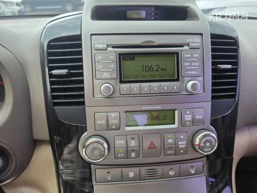 Kia Carnival — miniaturë 14