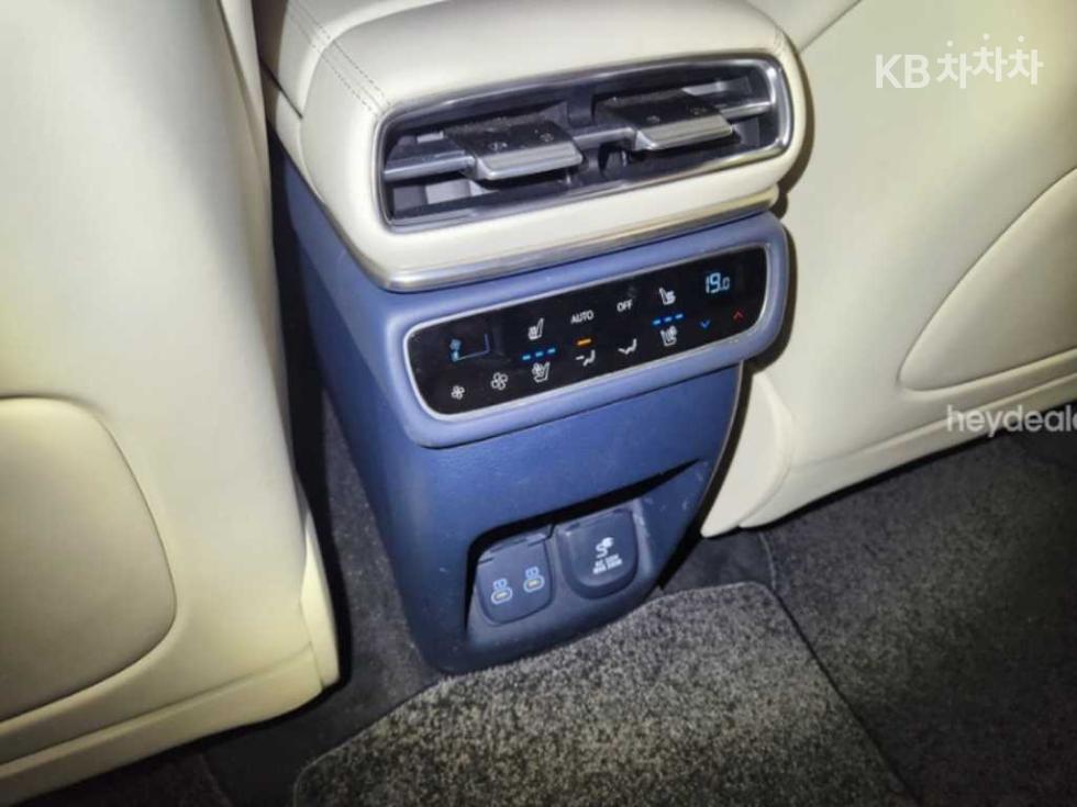 2024 Genesis GV80 photo
