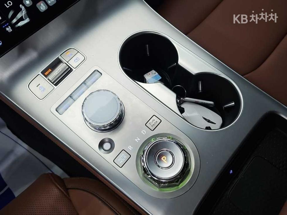 2026 Genesis GV70 photo