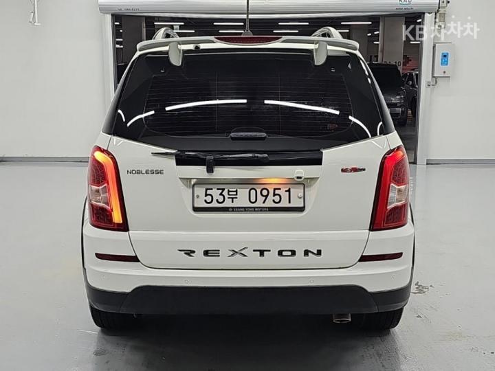 KG Mobility Rexton W 2016 photo 3