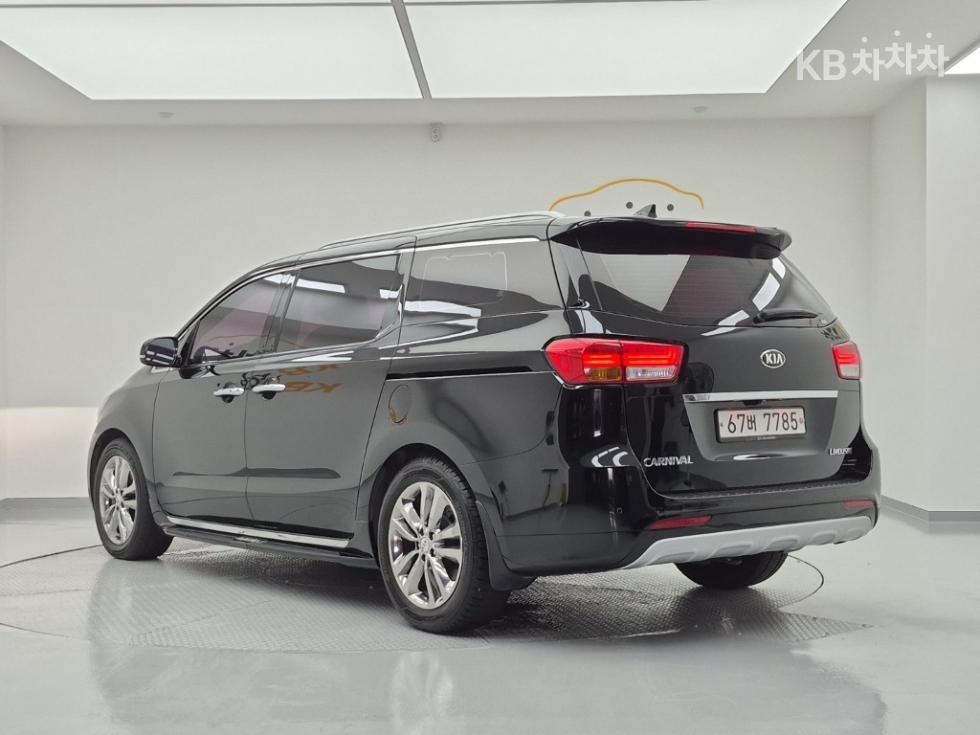 Kia Carnival — miniaturë 3