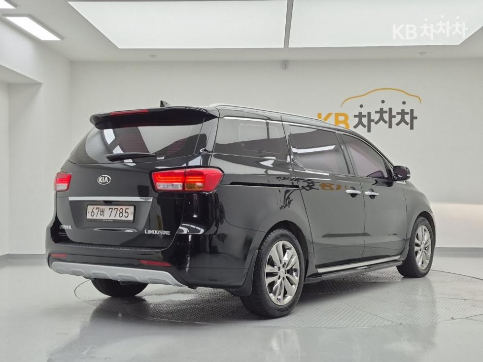 Kia Carnival — miniaturë 4
