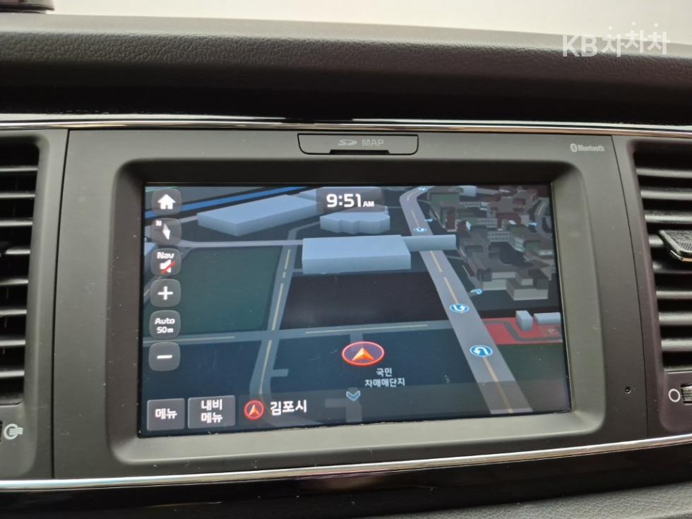 Kia Carnival — miniaturë 13