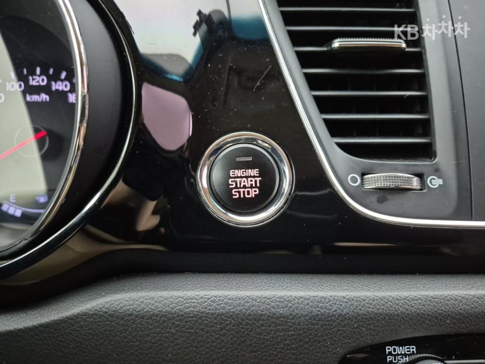 Kia Carnival — miniaturë 16