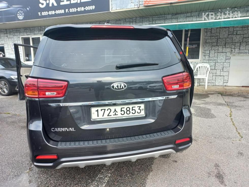 Kia Carnival — miniaturë 2