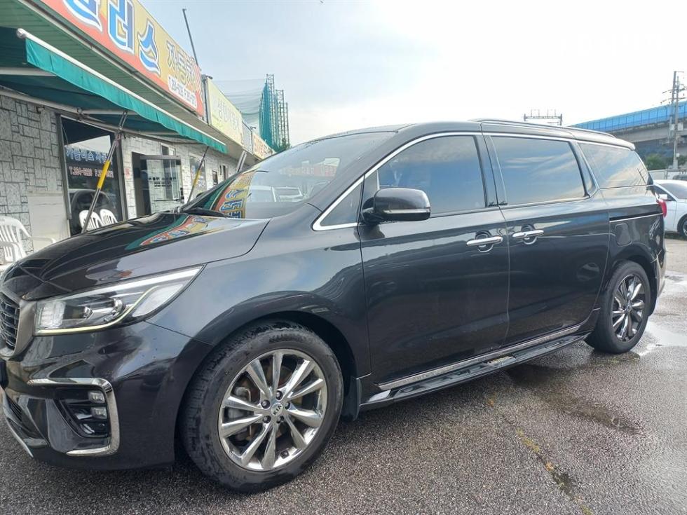 Kia Carnival — miniaturë 3