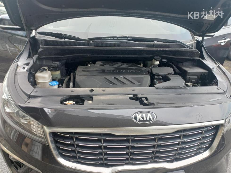 Kia Carnival — miniaturë 15