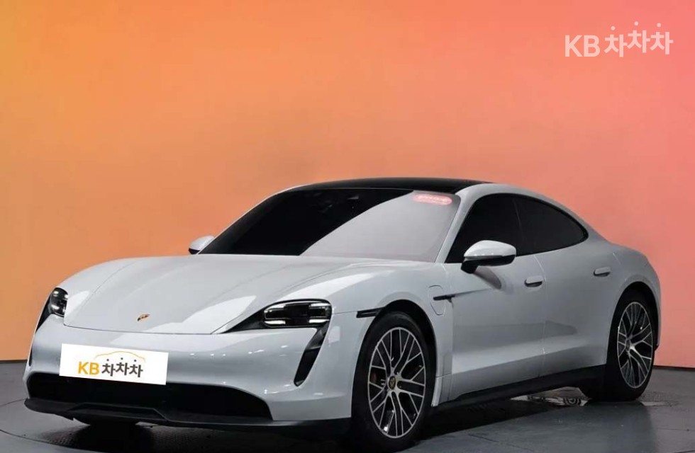 Porsche Taycan — miniaturë 3
