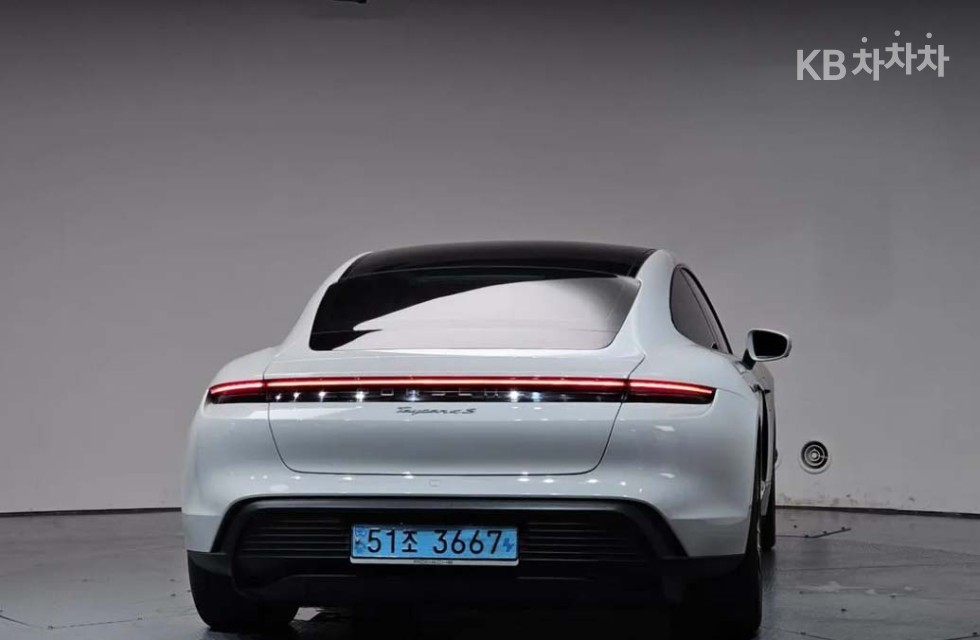 Porsche Taycan — miniaturë 4