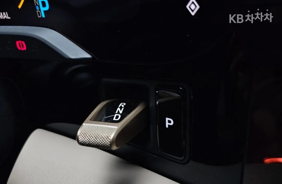 Porsche Taycan — miniaturë 9