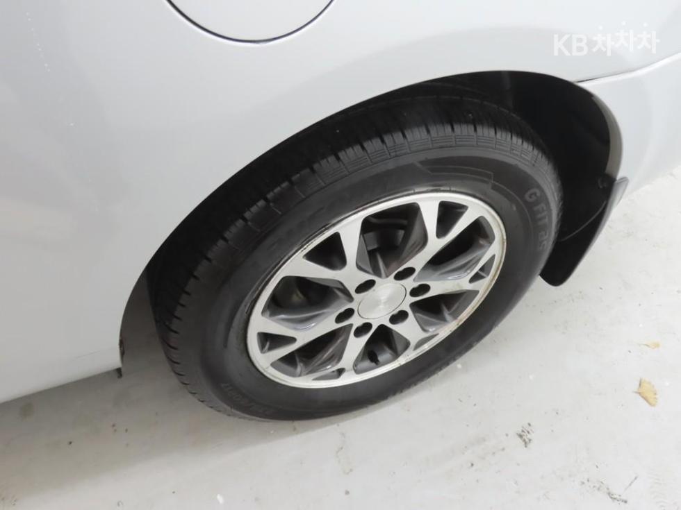 Kia Carnival — miniaturë 17