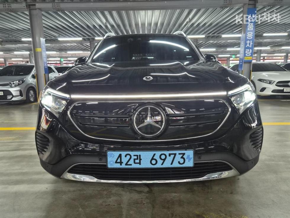 벤츠 EQB 2023년식 벤츠 EQB (X243) EQB 300 4Matic 기본형