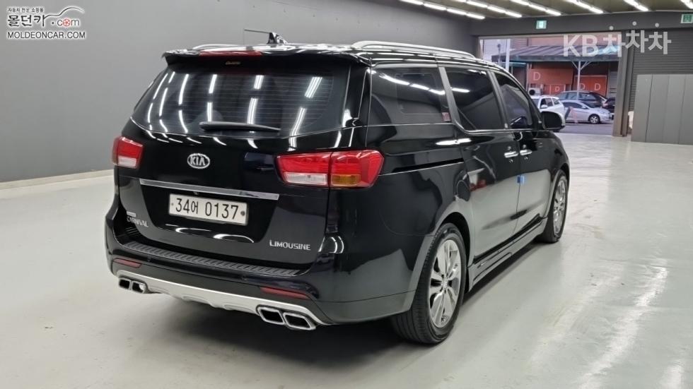 Kia Carnival — miniaturë 2