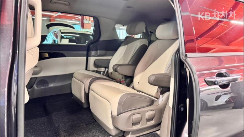 Kia Carnival — miniaturë 12
