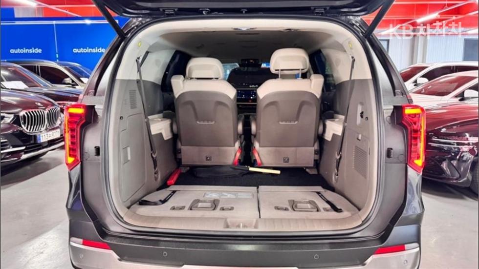 Kia Carnival — miniaturë 7