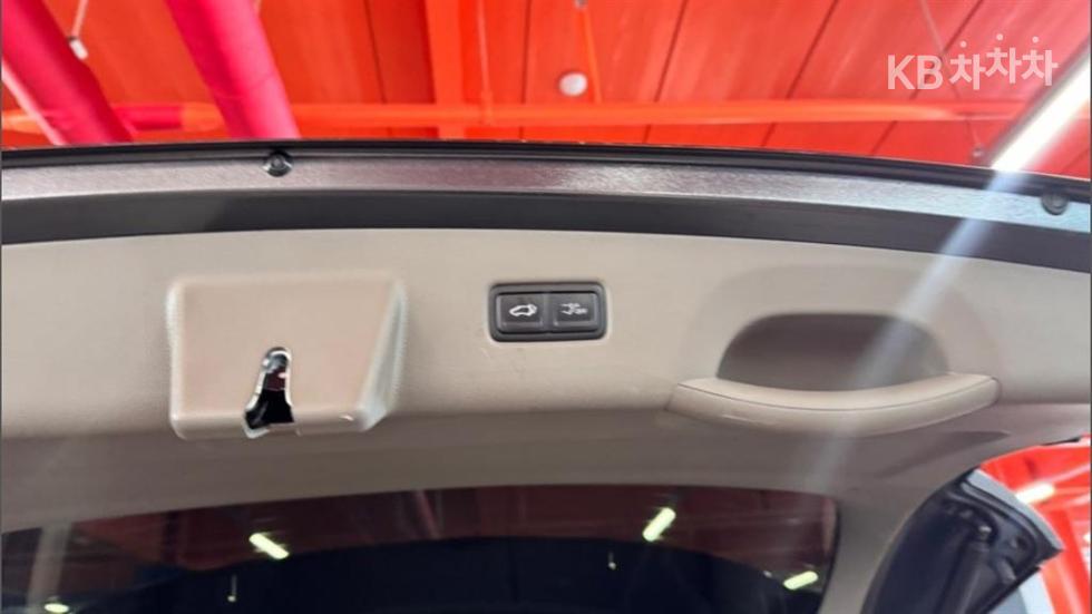 Kia Carnival — miniaturë 19